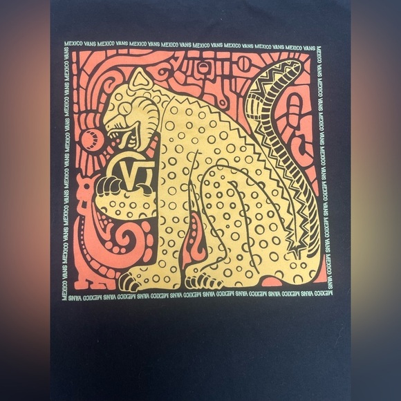Vans women’s T-shirt with Aztec, jaguar size medium - Picture 5 of 5
